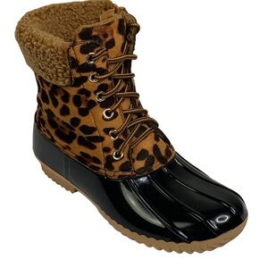 Nature Breeze Black with Cheetah Print Sherpa Lined Rubber Boots Side Zip Sz. 6